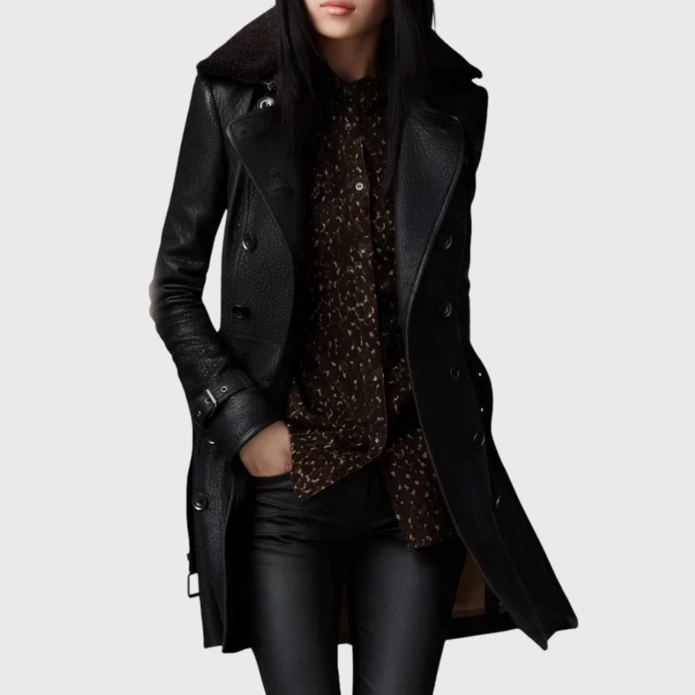 Leather coat with sophisticated lines