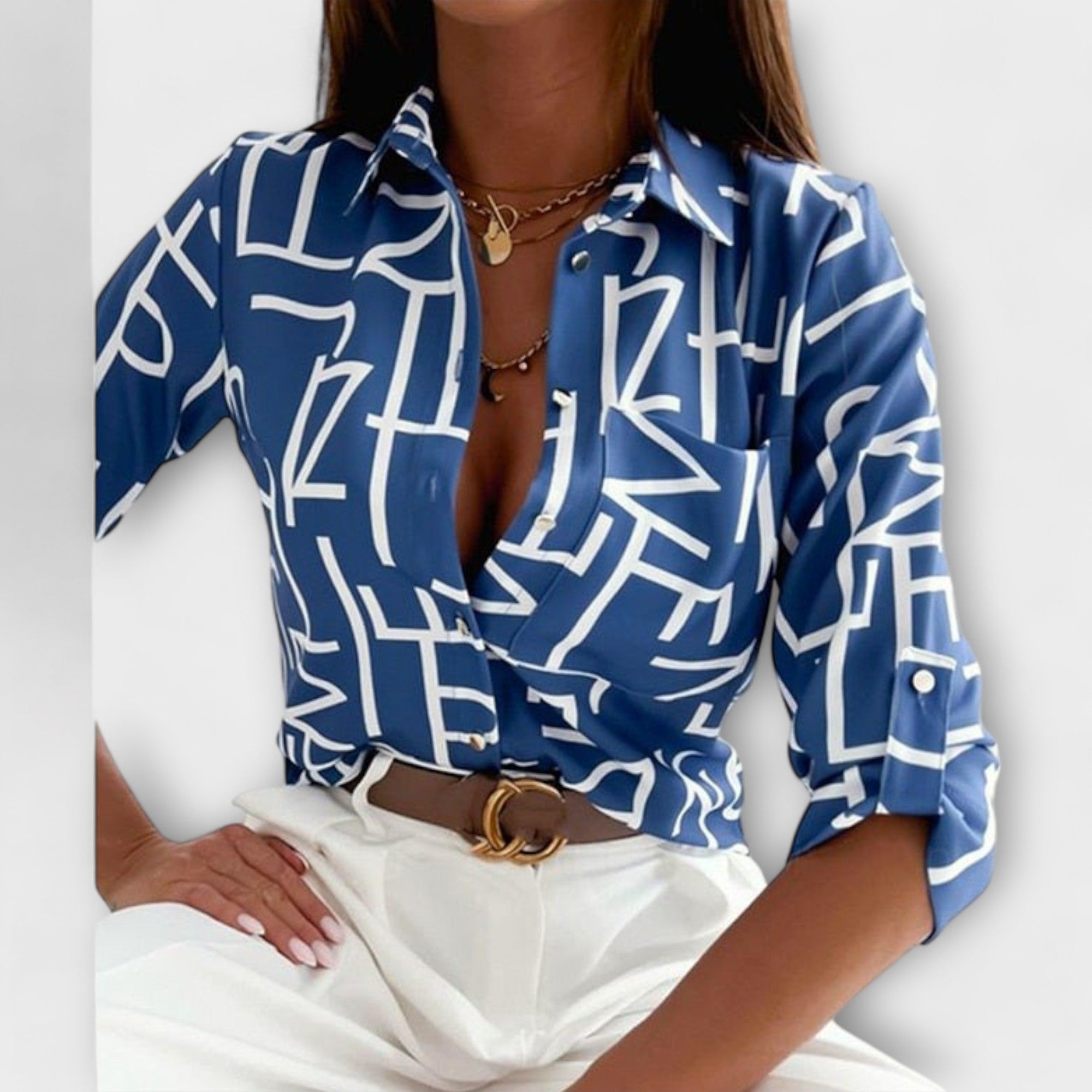 Blouse with classic collar